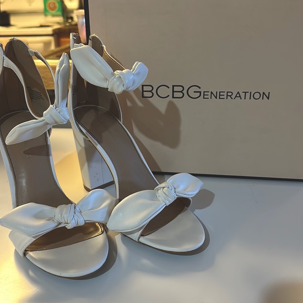 BCBGeneration heels. Women’s is 7.5. Spring 2023 Batani. Worn once.
